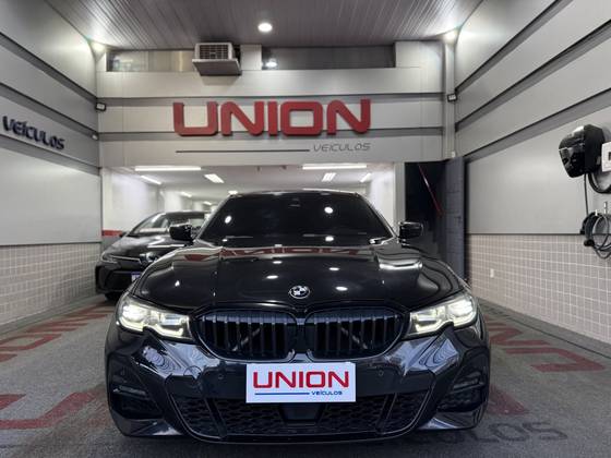 BMW 320i 2.0 16V TURBO GASOLINA M SPORT AUTOMÁTICO BMW 320i 2.0 16V TURBO GASOLINA M SPORT AUTOMÁTICO